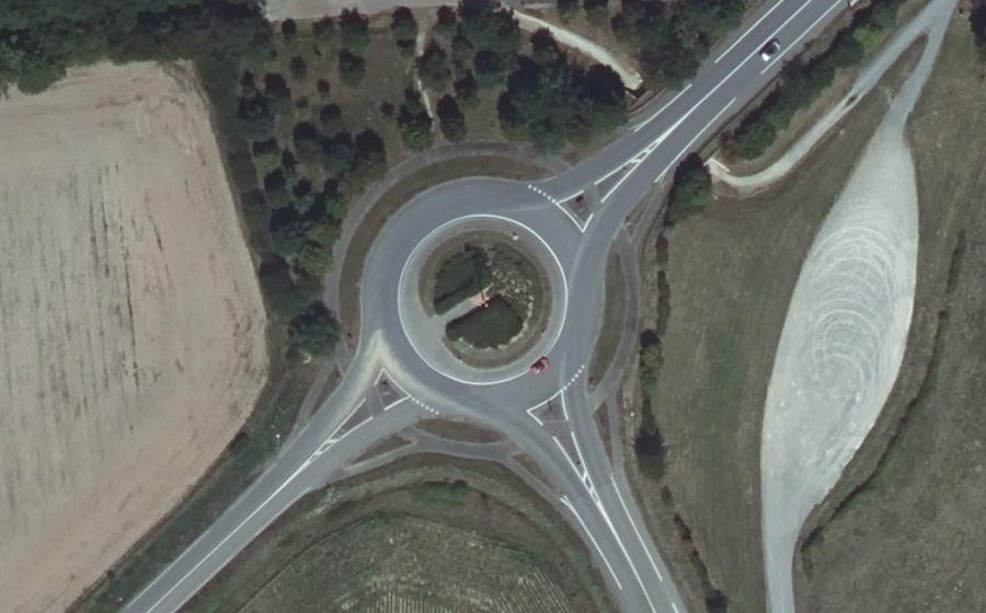 Vue aérienne du Rond-point anonyme n°91642183