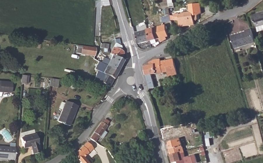 Vue aérienne du Rond-point anonyme n°916581956