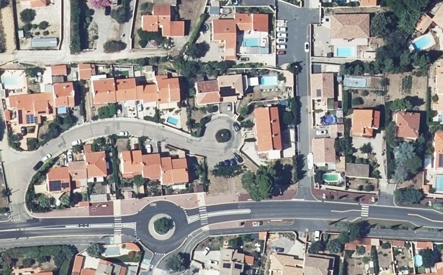 Vue aérienne du Rond-point anonyme n°916593948