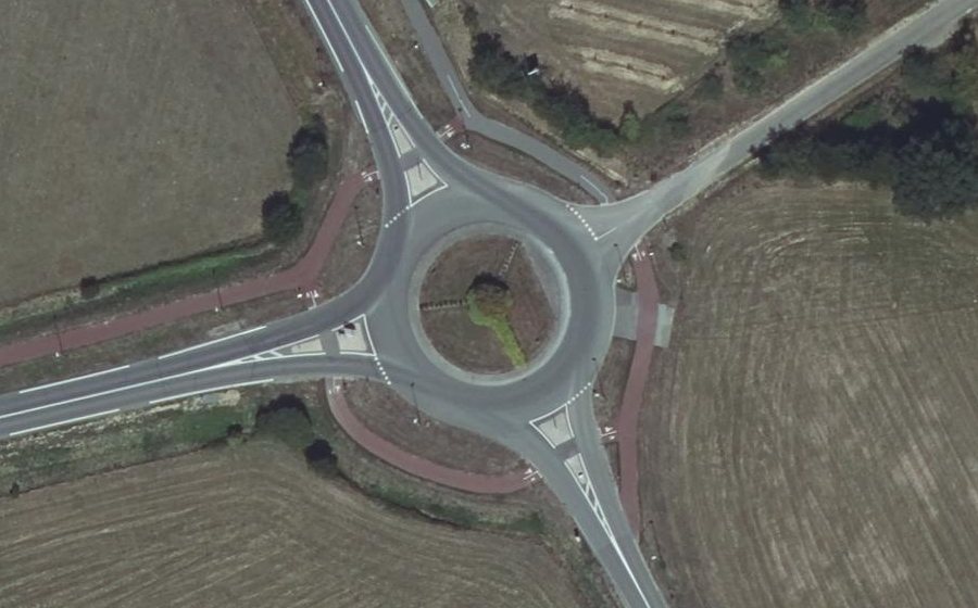 Vue aérienne du Rond-point anonyme n°91668099