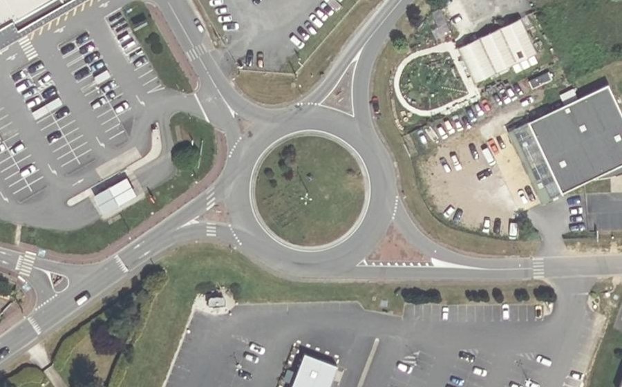 Vue aérienne du Rond-point anonyme n°91678666