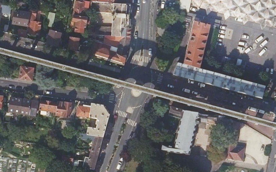Vue aérienne du Rond-point anonyme n°916837323