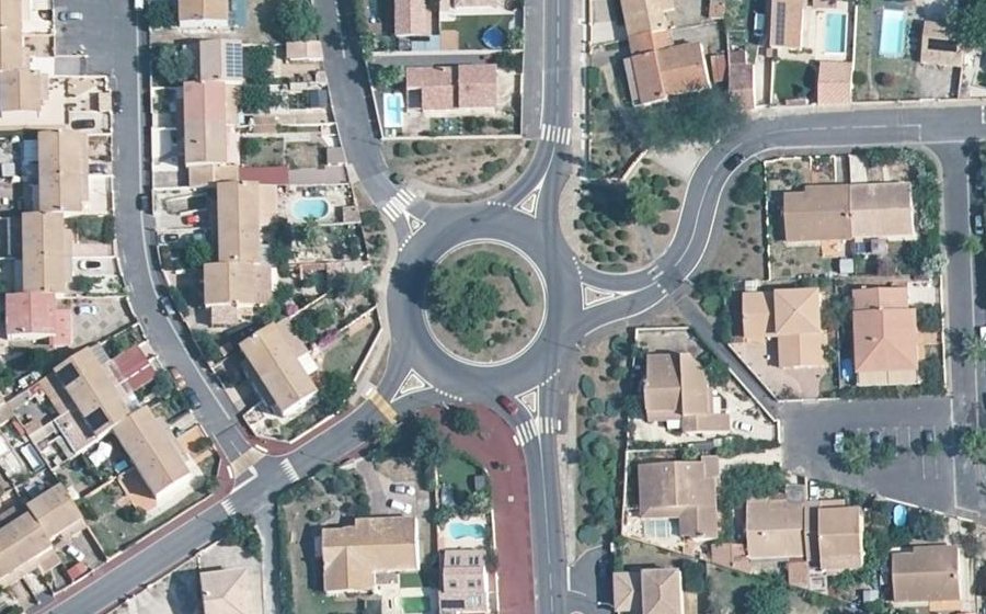 Vue aérienne du Rond-point anonyme n°91728873