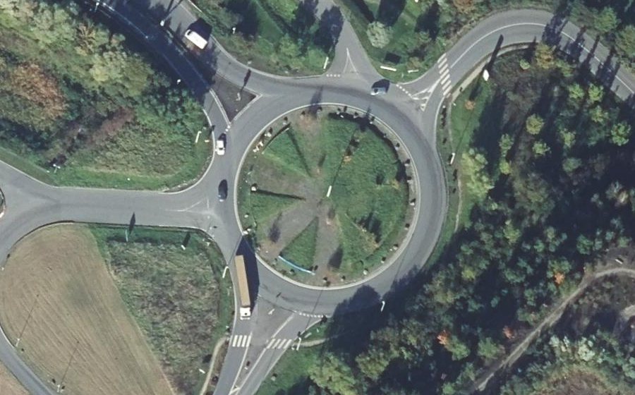 Vue aérienne du Rond-point anonyme n°91729114
