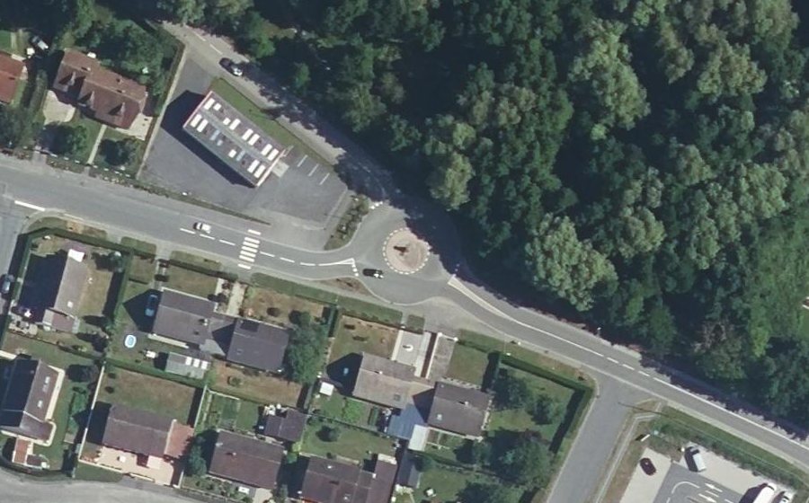 Vue aérienne du Rond-point anonyme n°917344627