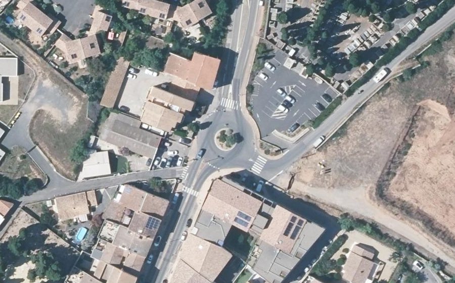 Vue aérienne du Rond-point anonyme n°91735920