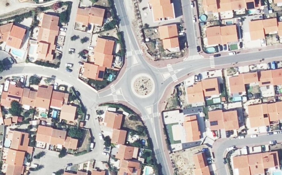 Vue aérienne du Rond-point anonyme n°917537803