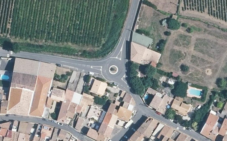 Vue aérienne du Rond-point anonyme n°91759779