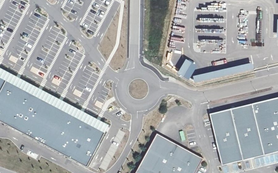 Vue aérienne du Rond-point anonyme n°917804155