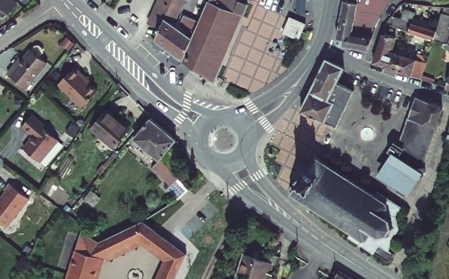 Vue aérienne du Rond-point anonyme n°917843366