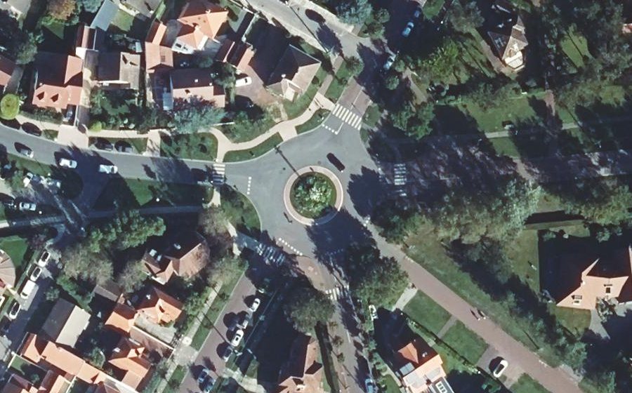 Vue aérienne du Rond-point anonyme n°91786769