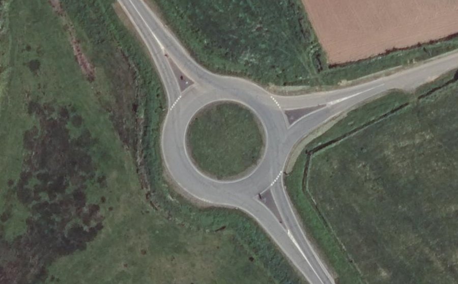 Vue aérienne du Rond-point anonyme n°91825457