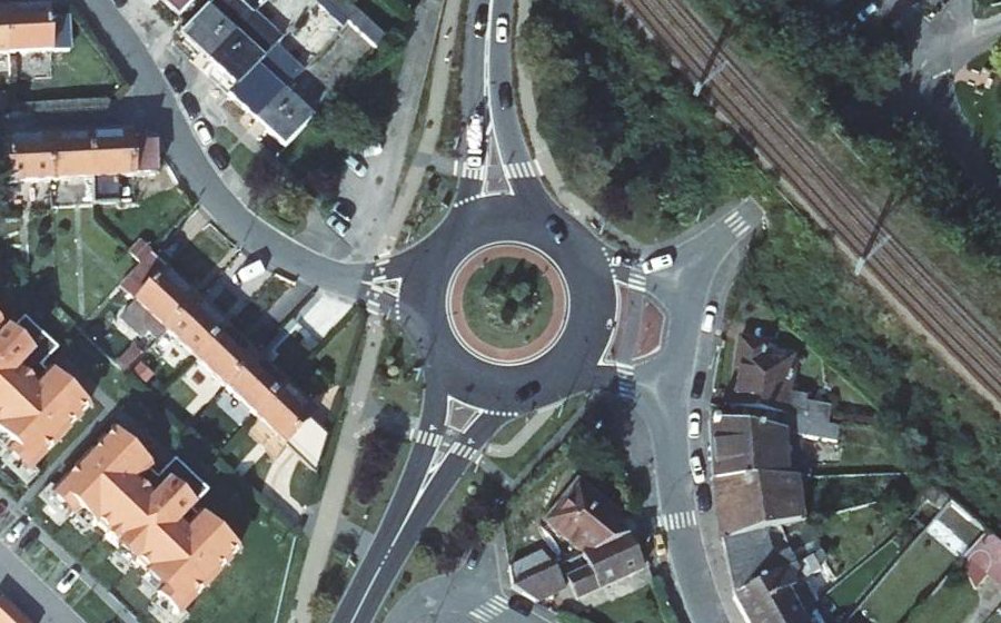 Vue aérienne du Rond-point anonyme n°91884019