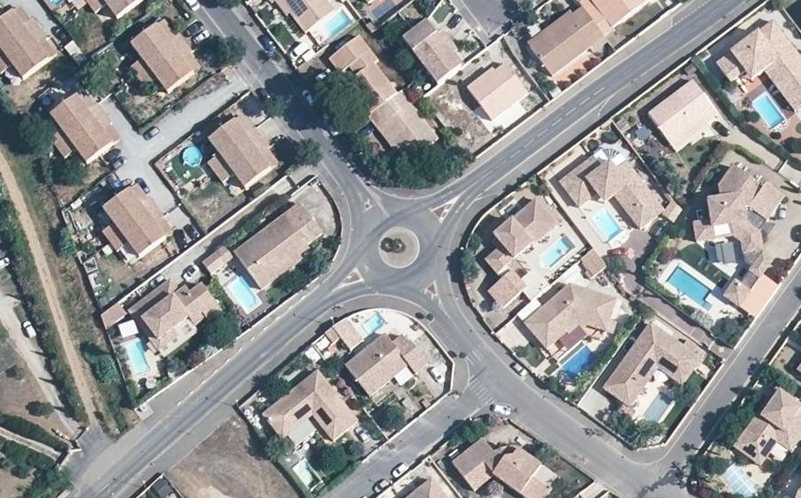 Vue aérienne du Rond-point anonyme n°91897139