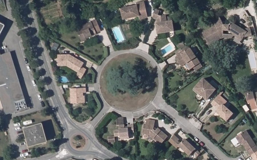 Vue aérienne du Rond-point anonyme n°91902497