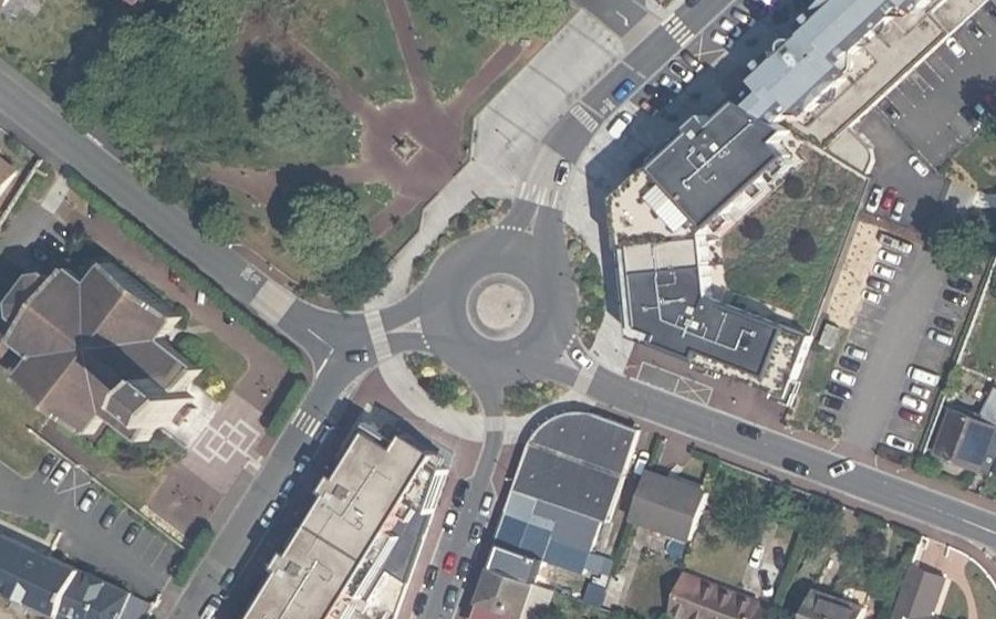 Vue aérienne du Rond-point anonyme n°91913189