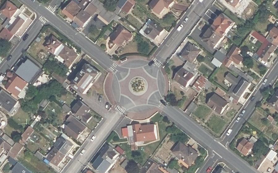 Vue aérienne du Rond-point anonyme n°91913202