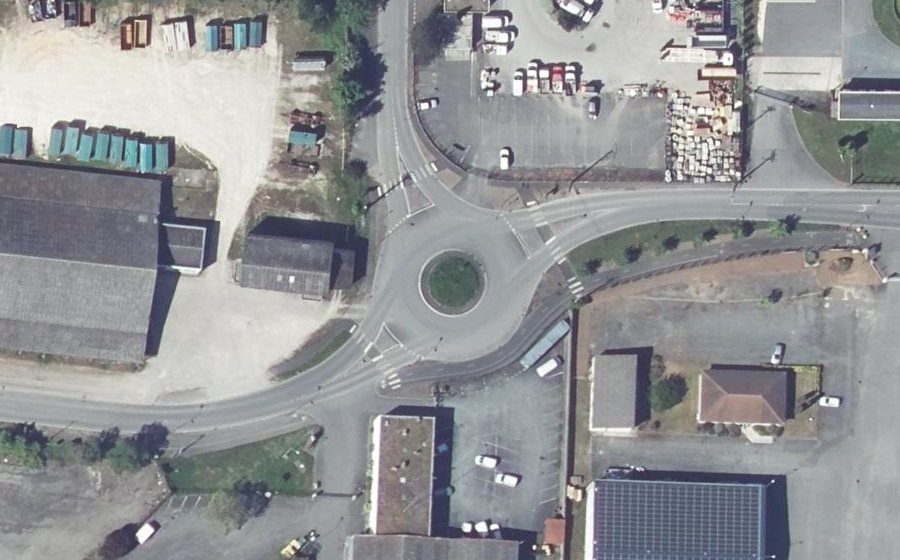 Vue aérienne du Rond-point anonyme n°919717991