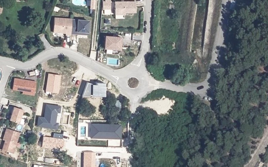 Vue aérienne du Rond-point anonyme n°919749730