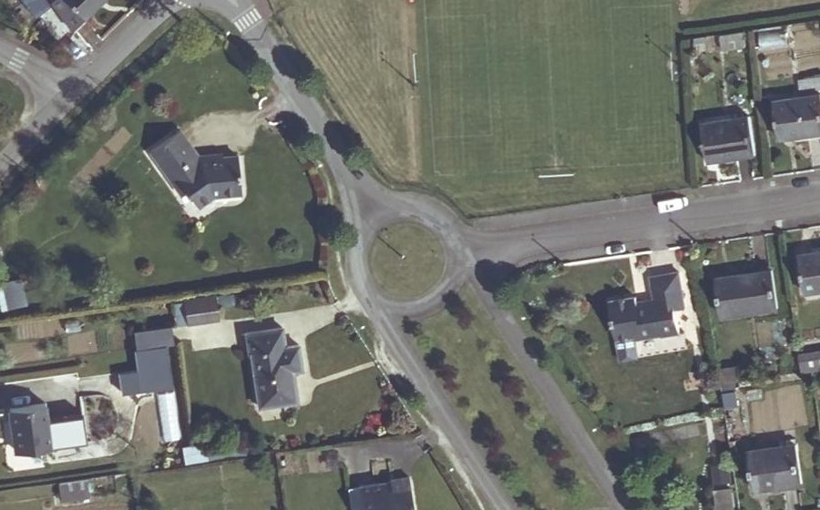 Vue aérienne du Rond-point anonyme n°91989203