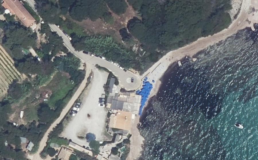 Vue aérienne du Rond-point anonyme n°920267433