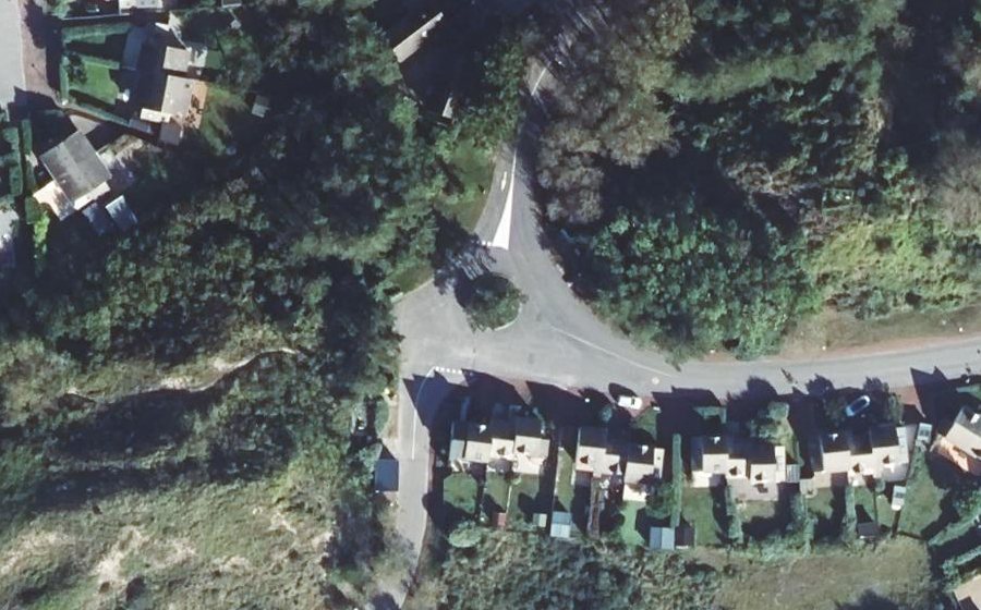 Vue aérienne du Rond-point anonyme n°92031358