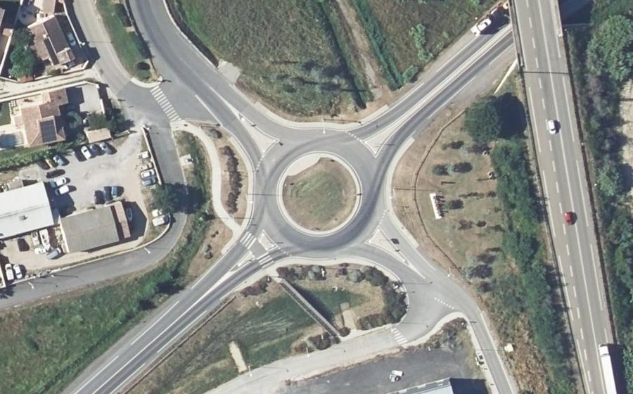 Vue aérienne du Rond-point anonyme n°920880257