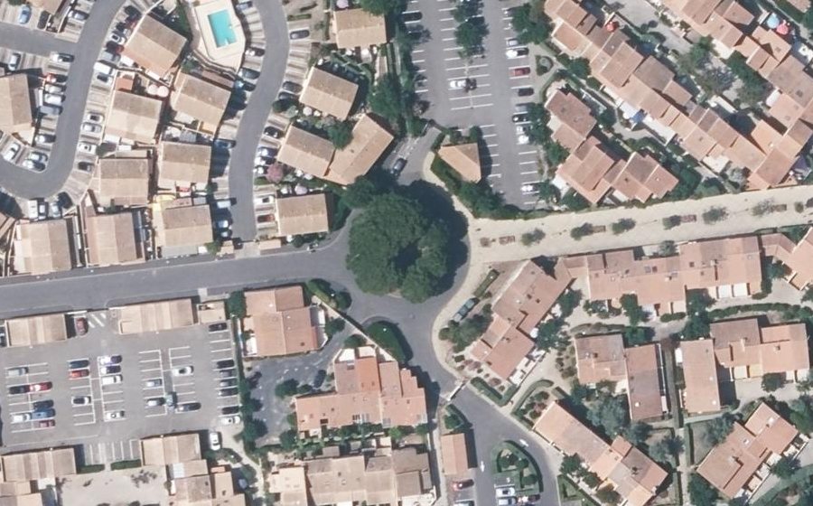 Vue aérienne du Rond-point anonyme n°92089464