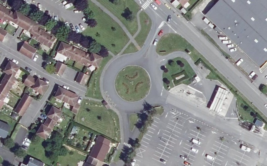 Vue aérienne du Rond-point anonyme n°92110707