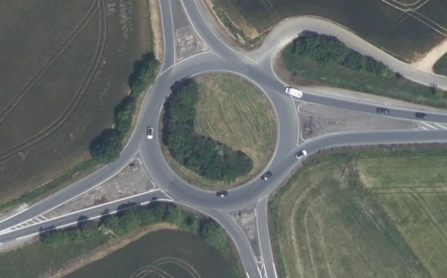 Vue aérienne du Rond-point anonyme n°92139213