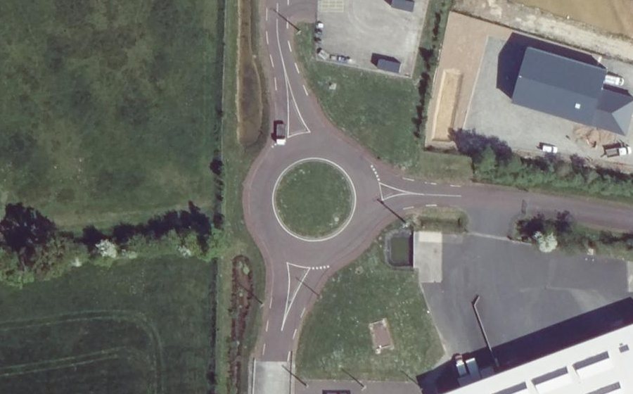 Vue aérienne du Rond-point anonyme n°921470473