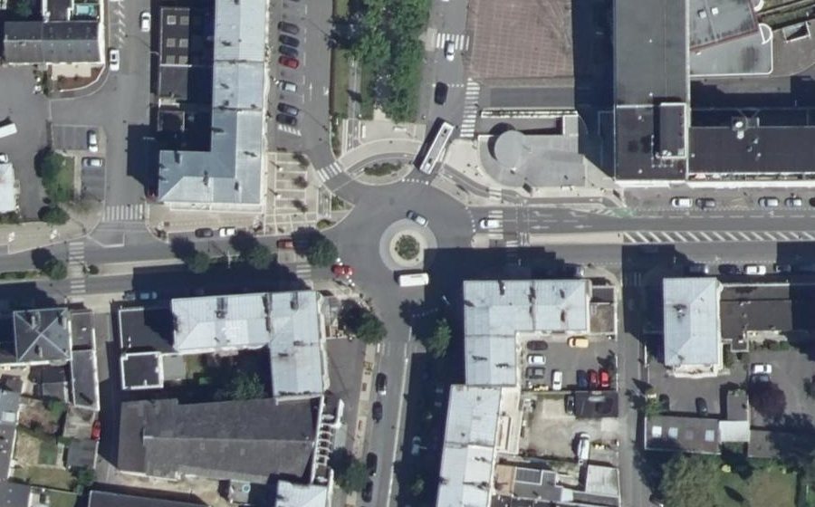 Vue aérienne du Rond-point anonyme n°921837411