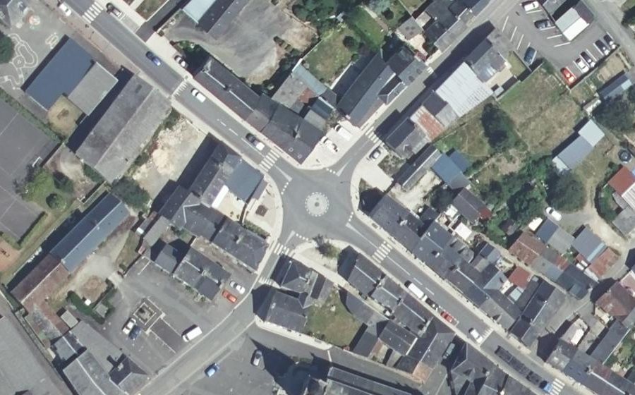 Vue aérienne du Rond-point anonyme n°922257769