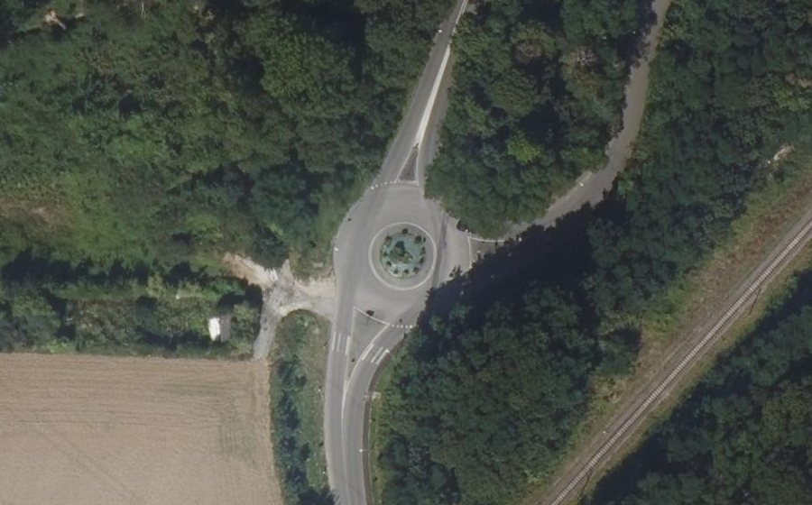 Vue aérienne du Rond-point anonyme n°922910057