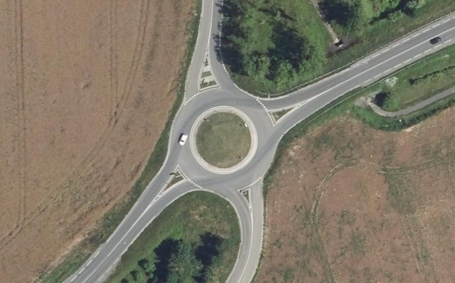 Vue aérienne du Rond-point anonyme n°923093365