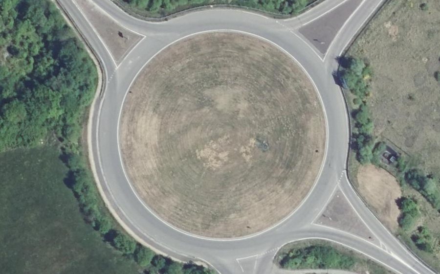 Vue aérienne du Rond-point anonyme n°92417546