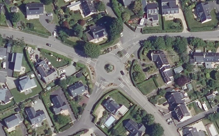 Vue aérienne du Rond-point anonyme n°92674223