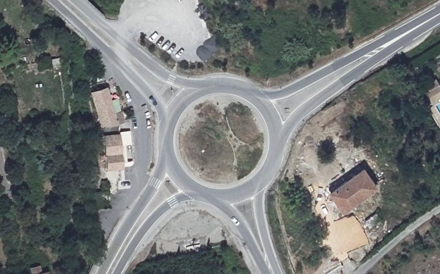 Vue aérienne du Rond-point anonyme n°926760853