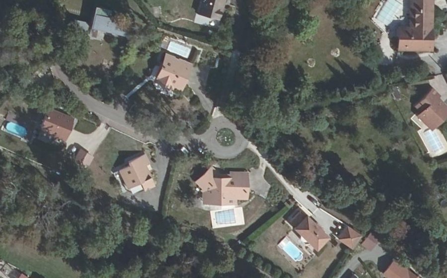 Vue aérienne du Rond-point anonyme n°92690380