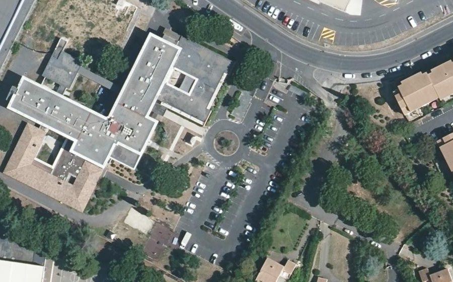 Vue aérienne du Rond-point anonyme n°92718044