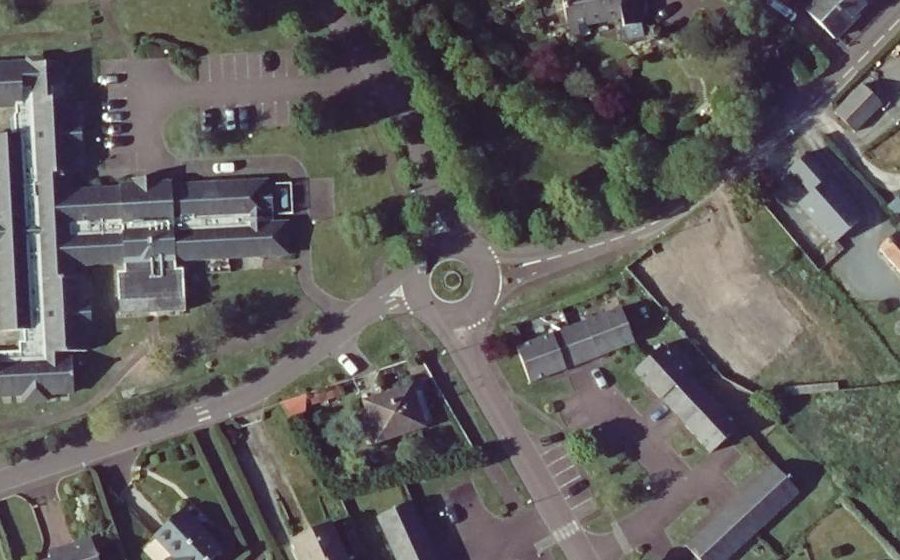 Vue aérienne du Rond-point anonyme n°92735026