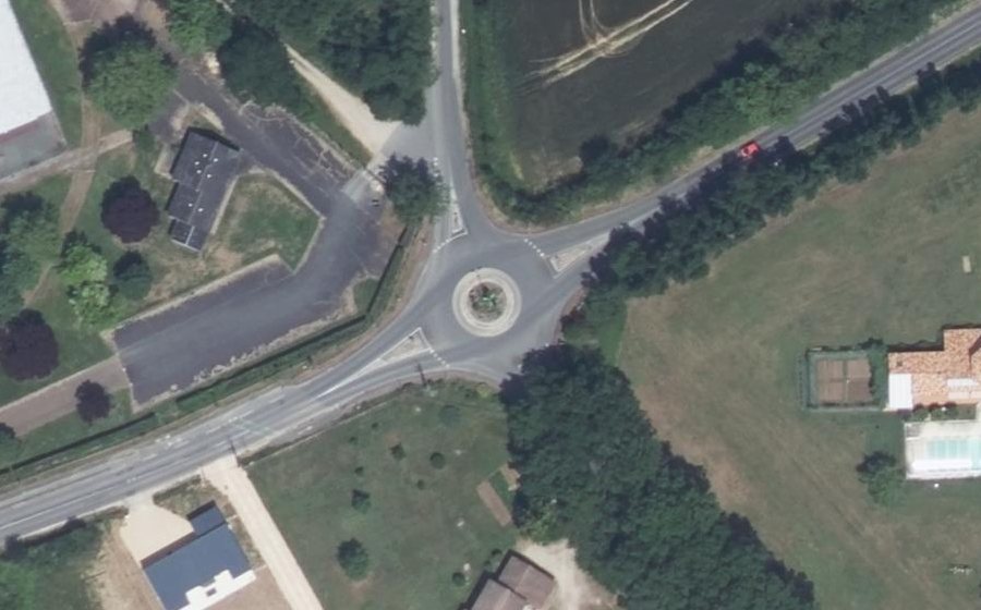Vue aérienne du Rond-point anonyme n°92782239