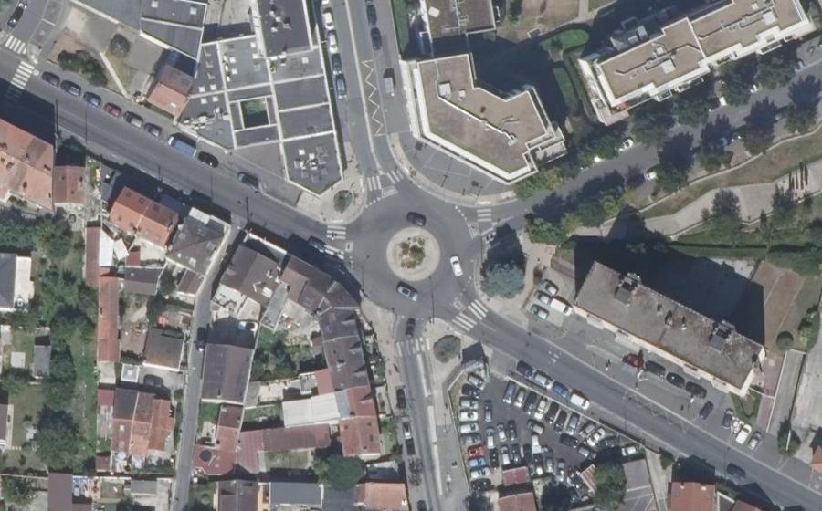 Vue aérienne du Rond-point anonyme n°927882811