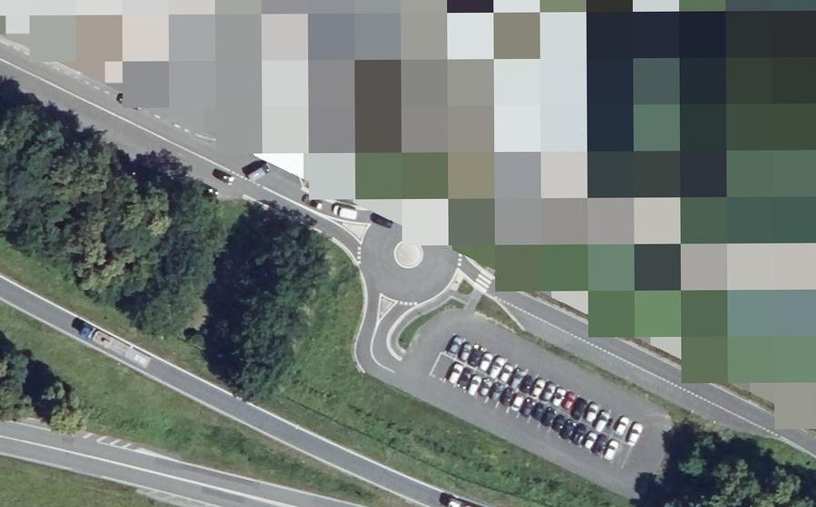Vue aérienne du Rond-point anonyme n°928262078