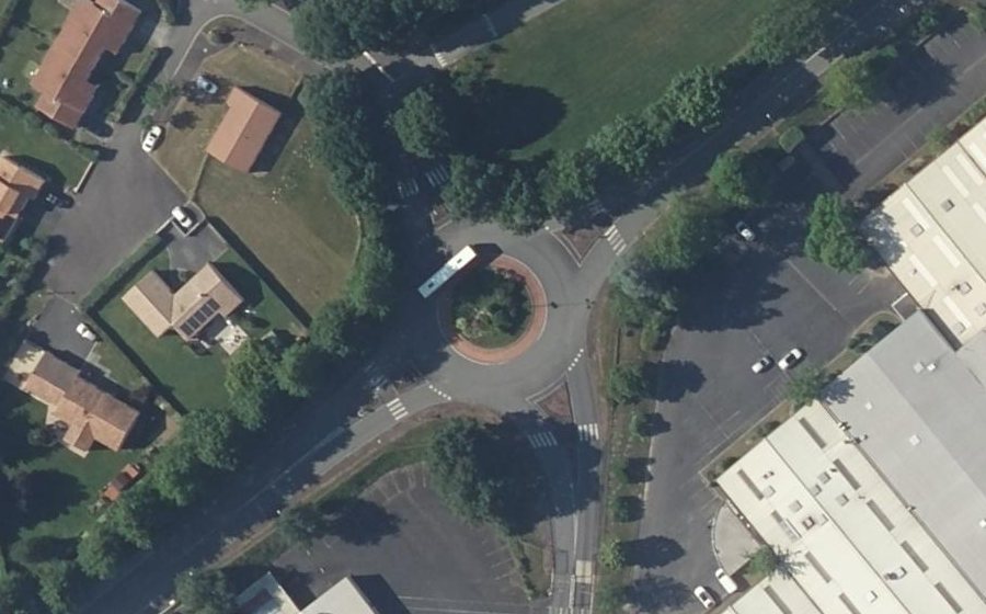 Vue aérienne du Rond-point anonyme n°92900717