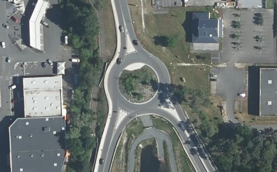 Vue aérienne du Rond-point anonyme n°929182818