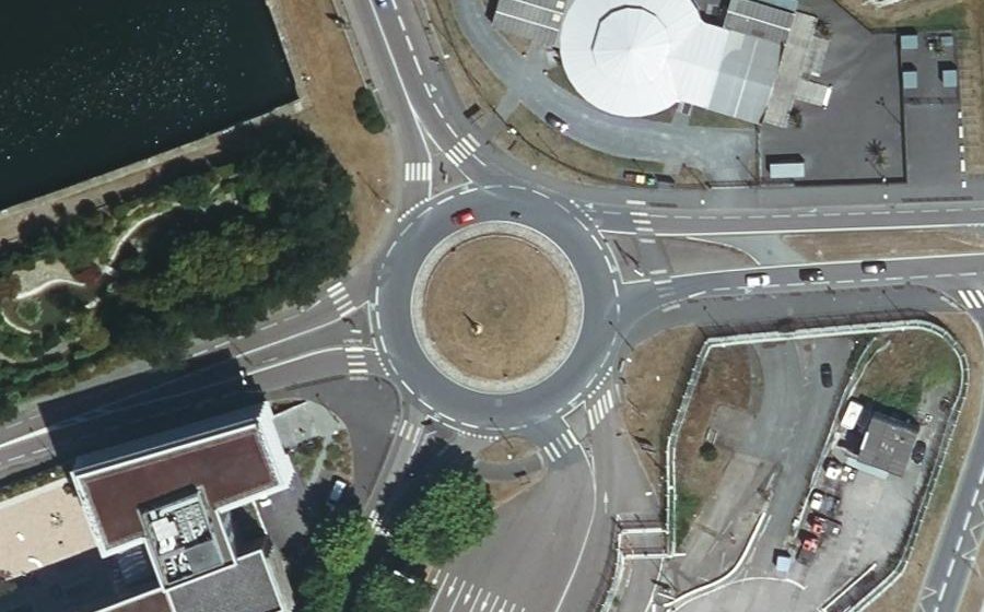Vue aérienne du Rond-point anonyme n°929290505