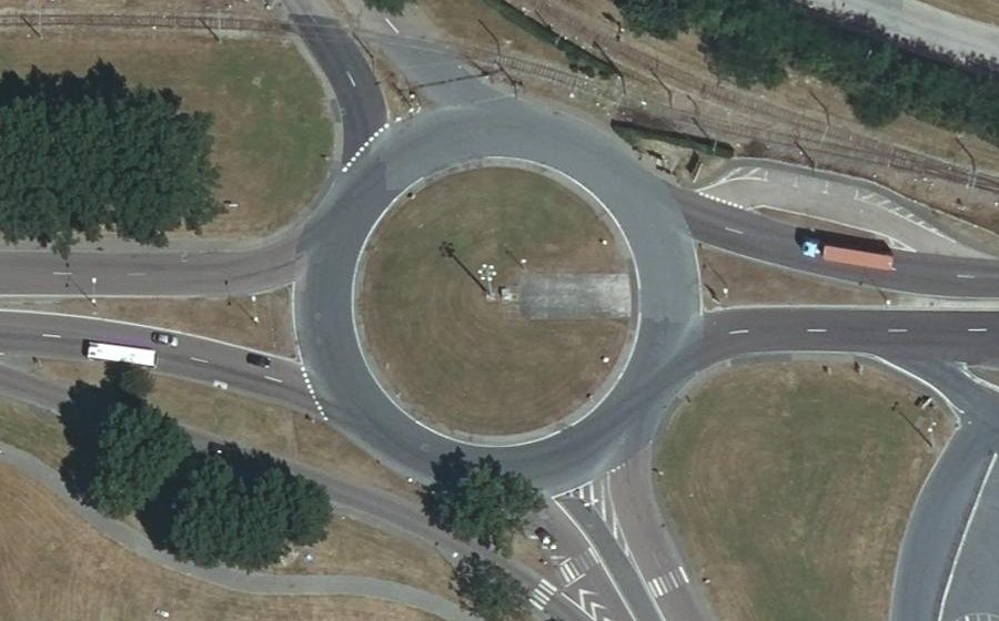 Vue aérienne du Rond-point anonyme n°929290510