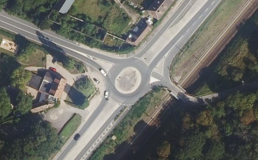 Vue aérienne du Rond-point anonyme n°929885743