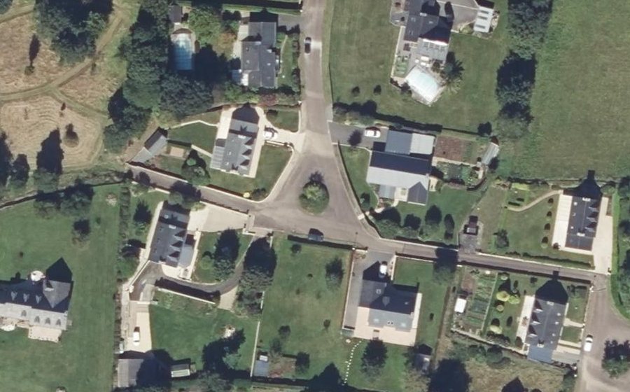 Vue aérienne du Rond-point anonyme n°930543070
